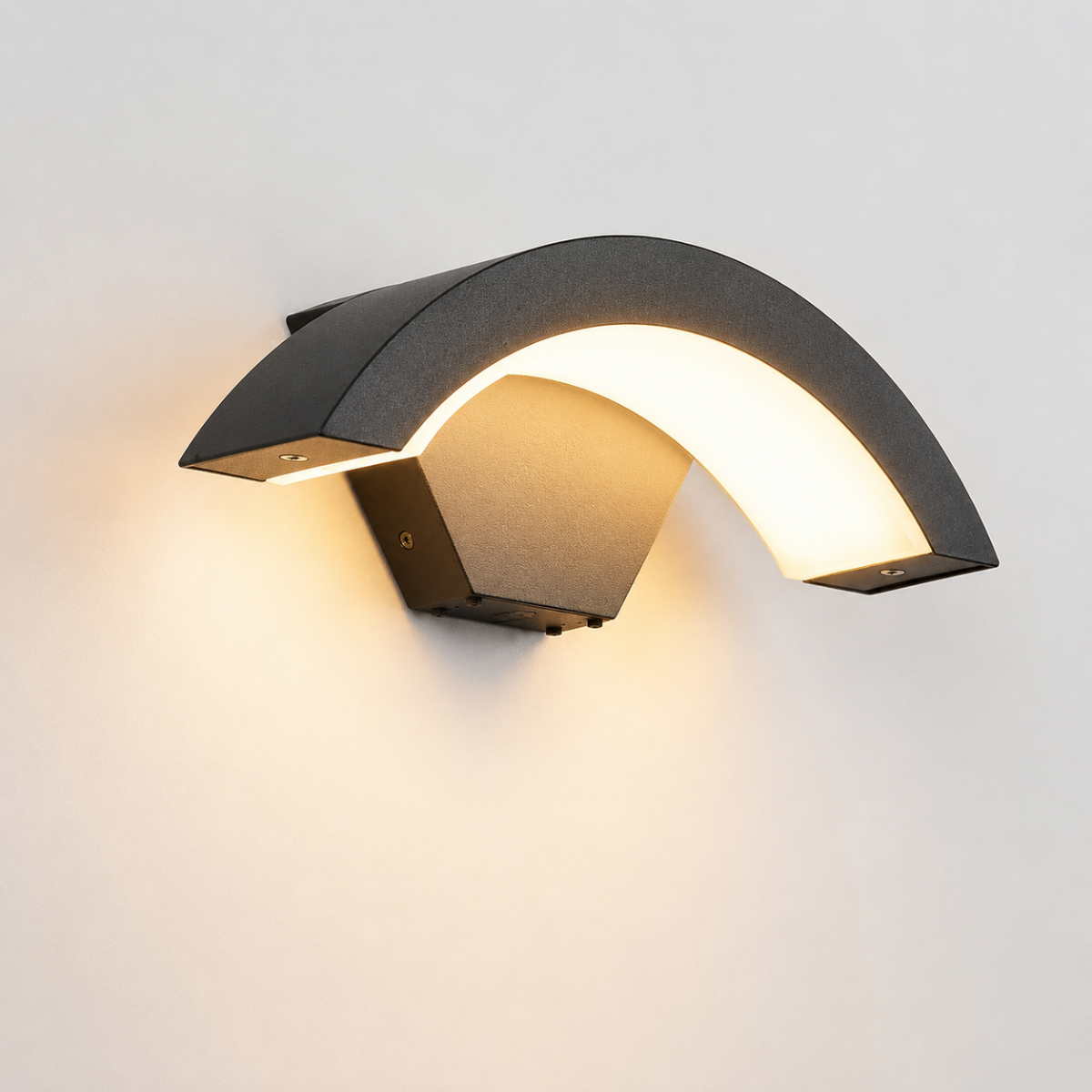 Outdoor LED Wall Light 18W IP65 Waterproof Aluminum Arc Lamp