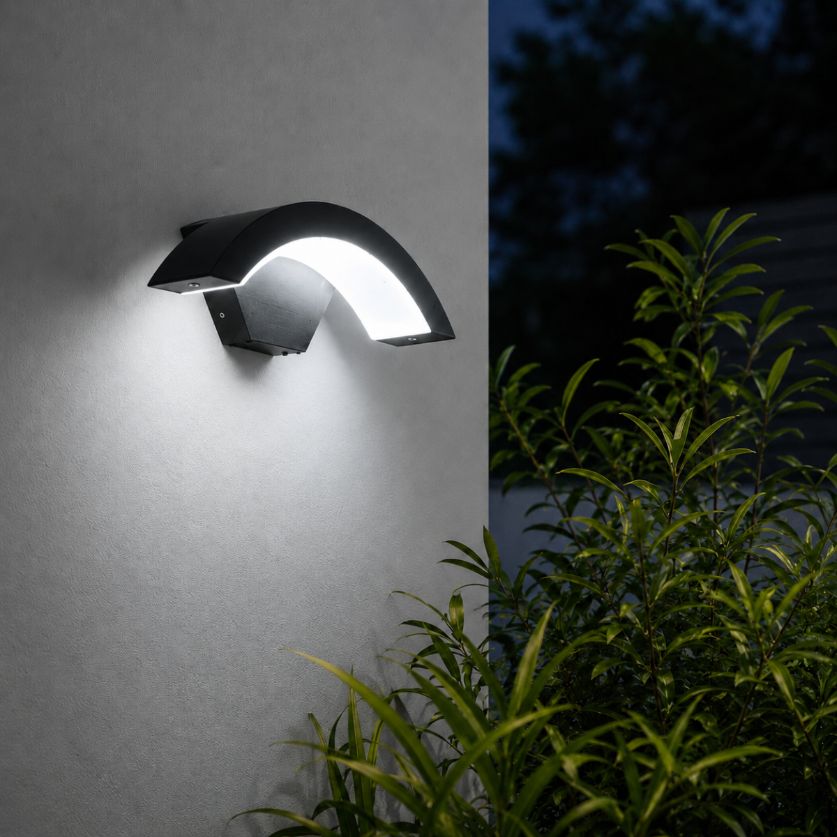 Outdoor LED Wall Light 18W IP65 Waterproof Aluminum Arc Lamp